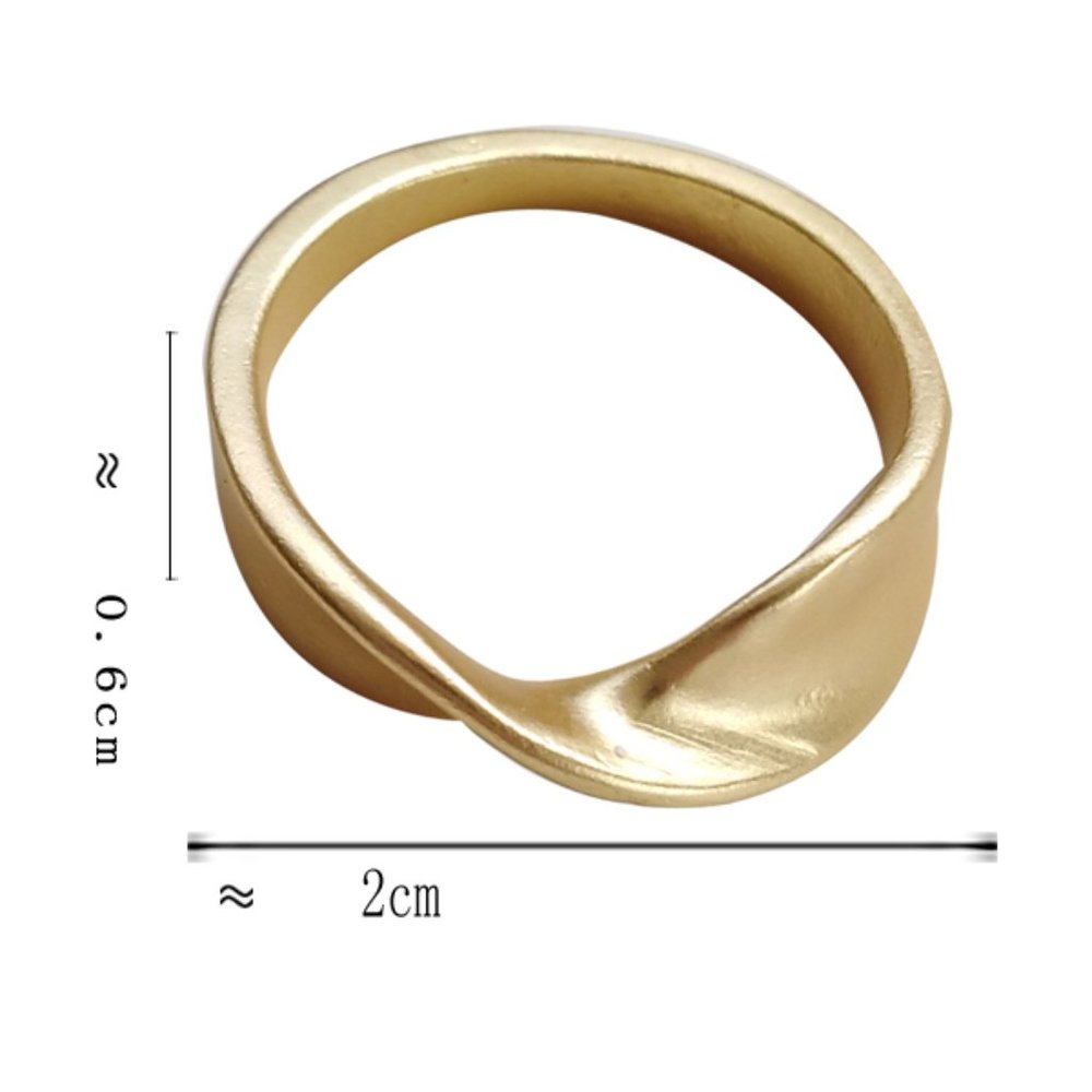 LAST ONE 💖Golden Minimalistic Ring - Picture 9 of 12